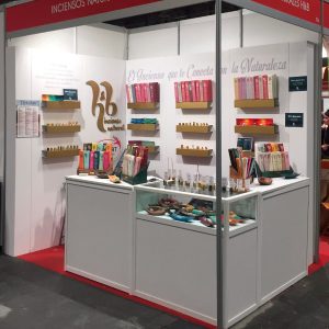 STAND económico de cartón