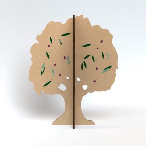 Tótem con forma de árbol de cartón