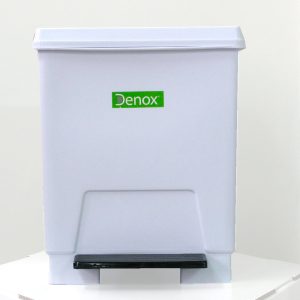 Punto de higiene de cartón con basura