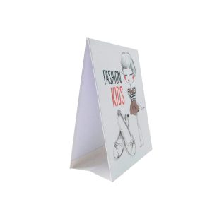 Display de cartón forrado modelo cabaña