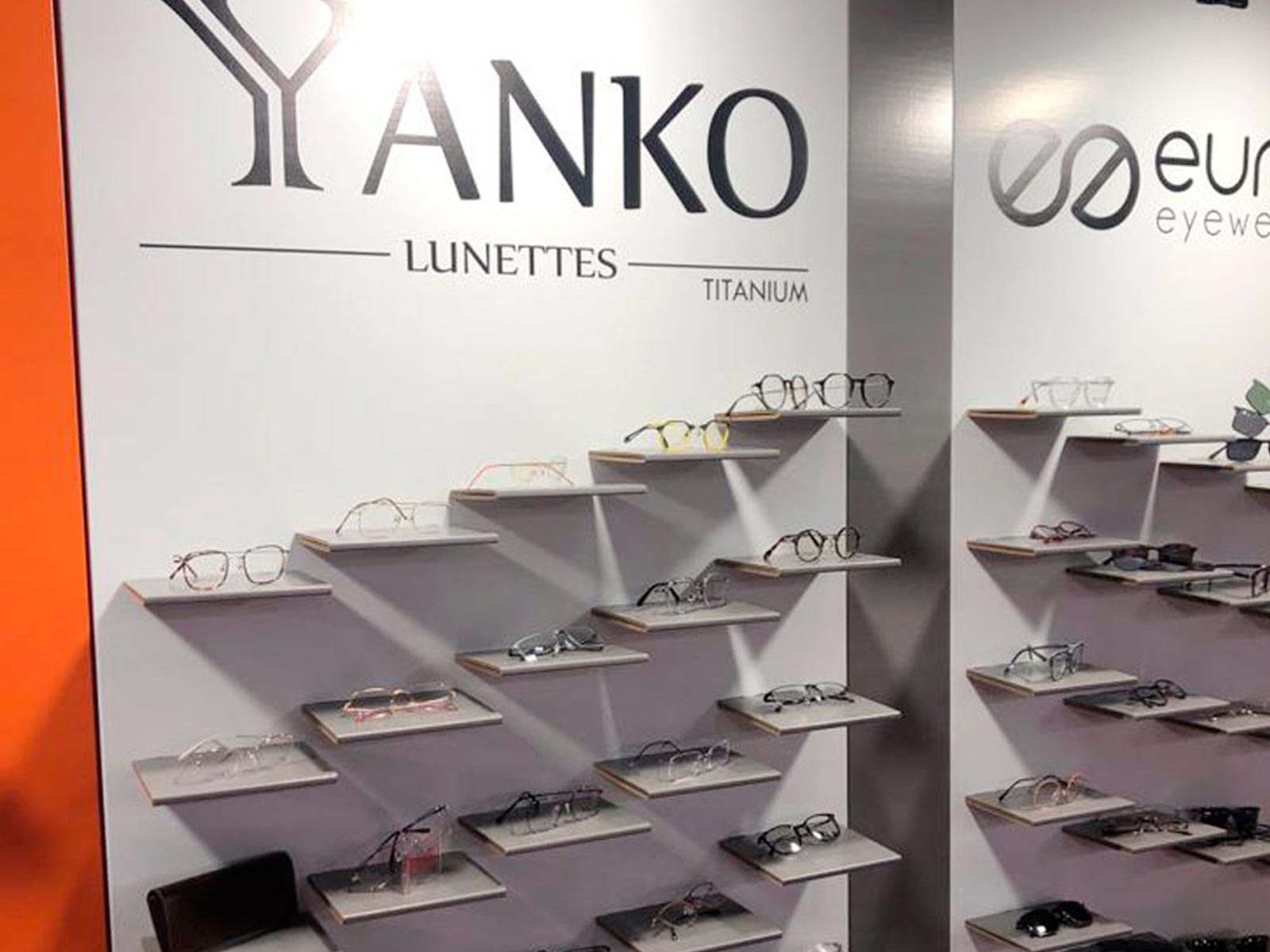 Stand de Europa Eyewear montado en ExpoÓpticas
